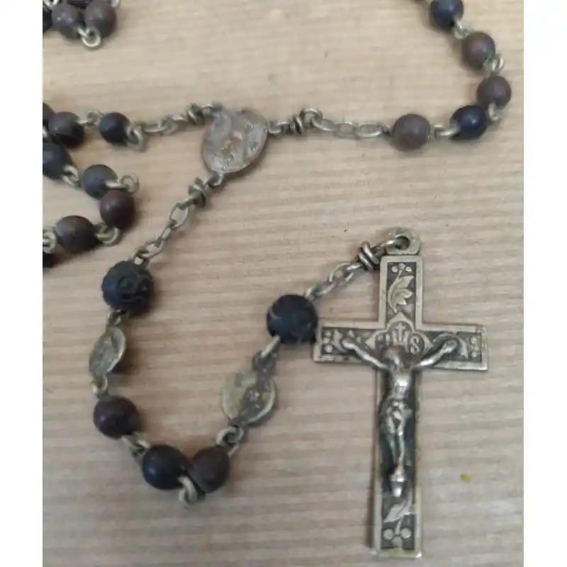 Oferta Flash Antiguo rosario cuentas de madera y medallas y crucifijo de metal